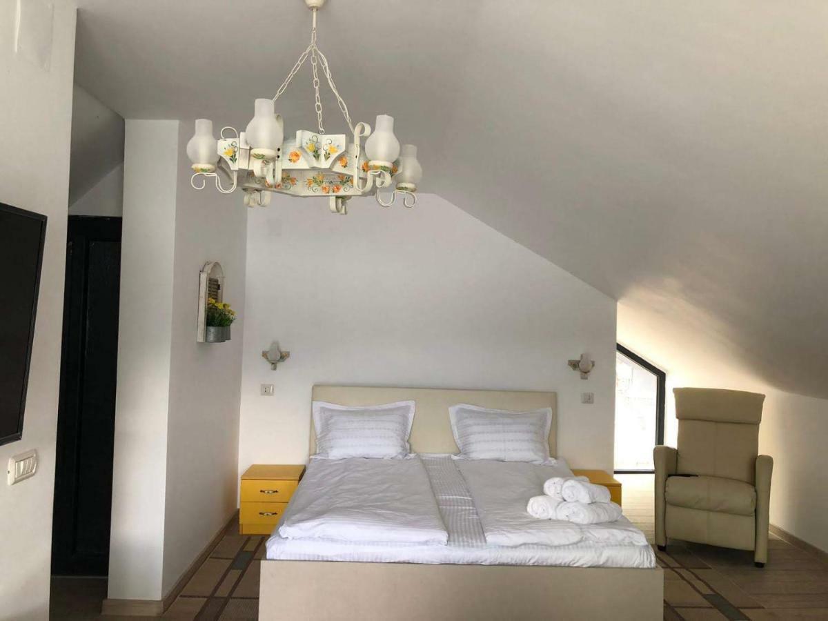 Orşova Noah River House מראה חיצוני תמונה